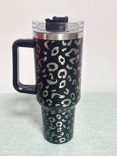 Cargar imagen en el visor de la galería, 40oz Cheetah Leopard Laser Etched Stainless Tumbler