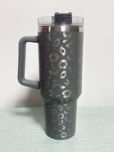 Cargar imagen en el visor de la galería, 40oz Cheetah Leopard Laser Etched Stainless Tumbler