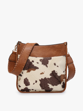 Cargar imagen en el visor de la galería, Jen &amp; Co Chloe Crossbody with Guitar Strap
