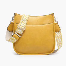 Cargar imagen en el visor de la galería, Jen &amp; Co Chloe Crossbody with Guitar Strap
