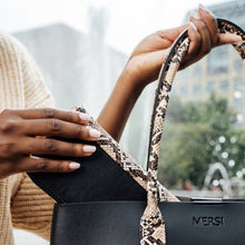 Cargar imagen en el visor de la galería, Mersi Carrie Bifold Wallet with Faux Snakeskin
