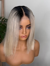 Cargar imagen en el visor de la galería, Blonde Balayage Bob Wig
