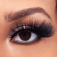 Cargar imagen en el visor de la galería, SYDONI "LOLA" LUXURY MINK LASHES - Handcrafted, Stunning Glam Inspired by a Bold, Resilient, Loving, Mother
